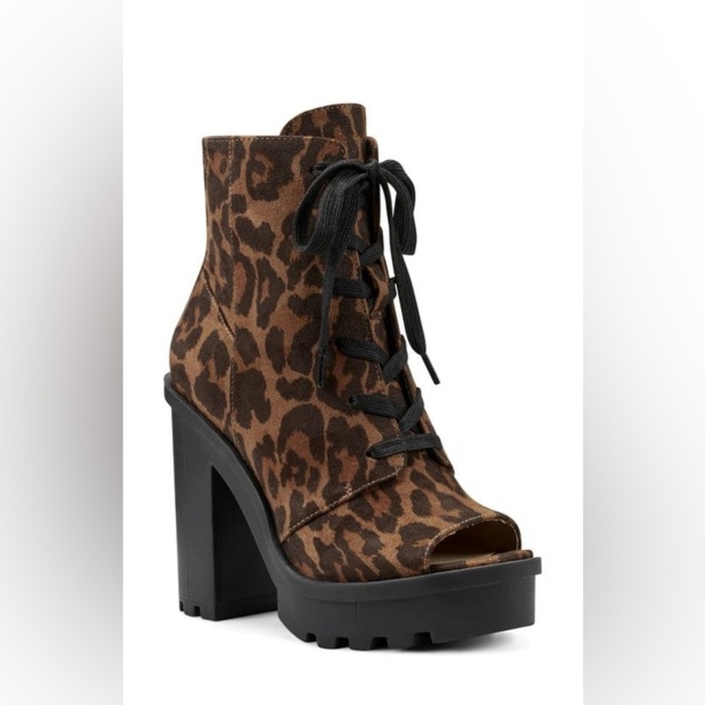 Jessica Simpson | Lizzah Lace-up Lug Sole Boots in Natural Chester Cheetah